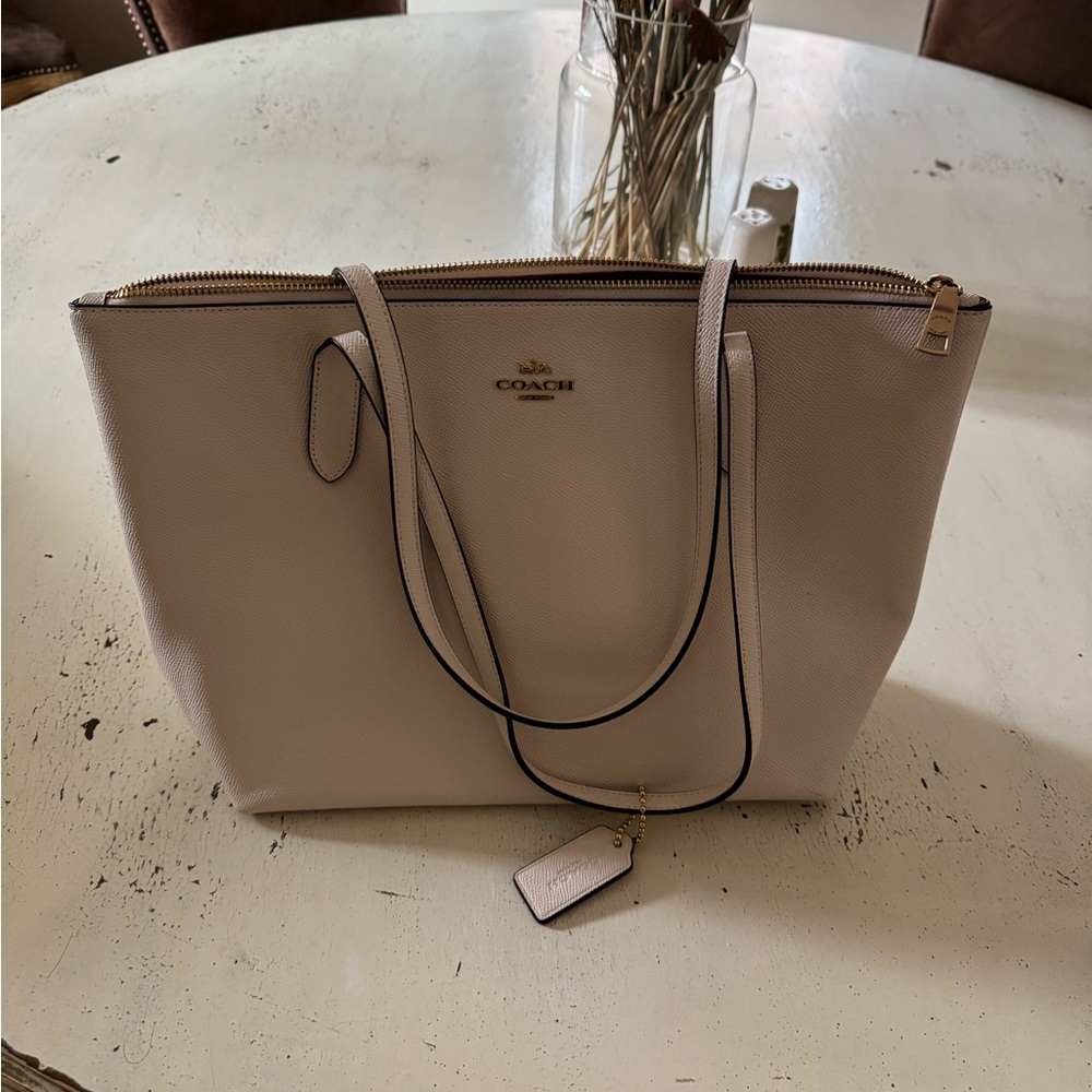 Coach White Shoulder Bag